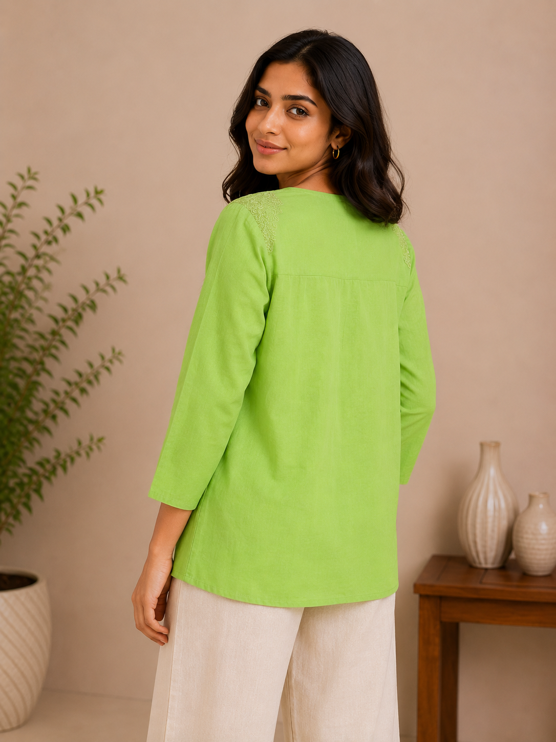 Pista Green V Neck Pearl Work Top